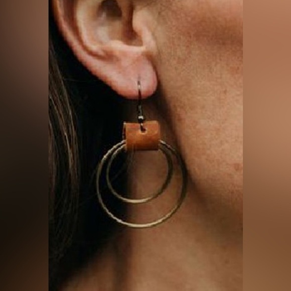 NEW Boutique Simple Beans Double Loop Drop Earrings with Faux Leather Detail - Picture 2 of 10
